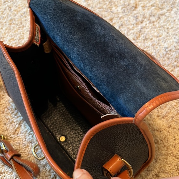 Vintage Dooney and Bourke All-Weather Leather Medium Essex Shoulder Bag - Picture 9 of 12